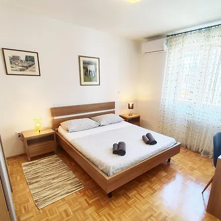 Lara's - Spacious Island View Free Parking Apartment *