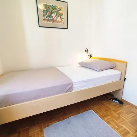 Apartment Lara's - Spacious Island View Free Parking *