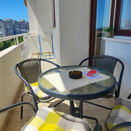 Lara's - Spacious Island View Free Parking *